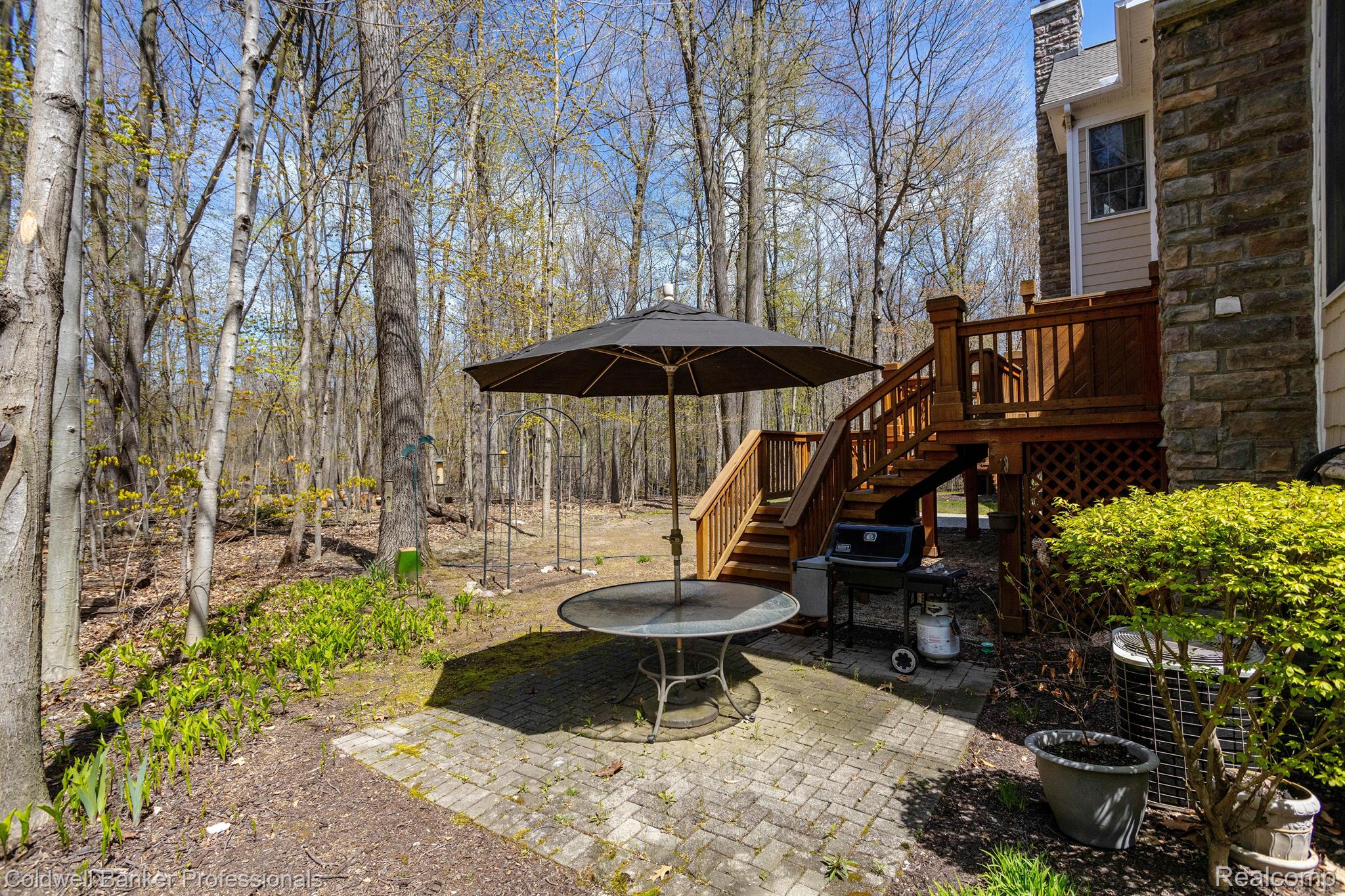 49702 Timber Trail Novi, MI 48374 - Photo 5 of 36 patio