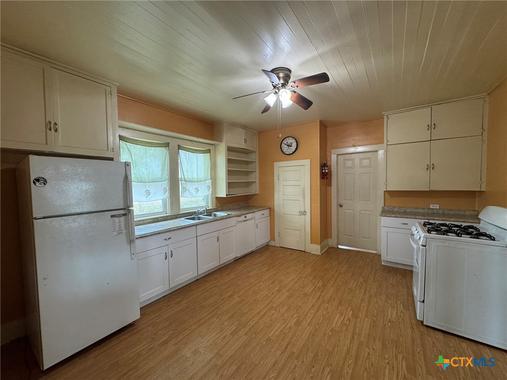 1450 Old Seguin Luling Road Seguin, TX 78155 - Photo 2 of 9