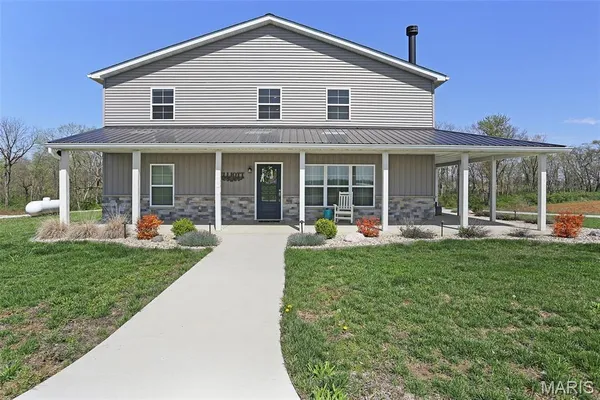 $675,000 | 8131 Alhambra Road, New Douglas, IL 62074