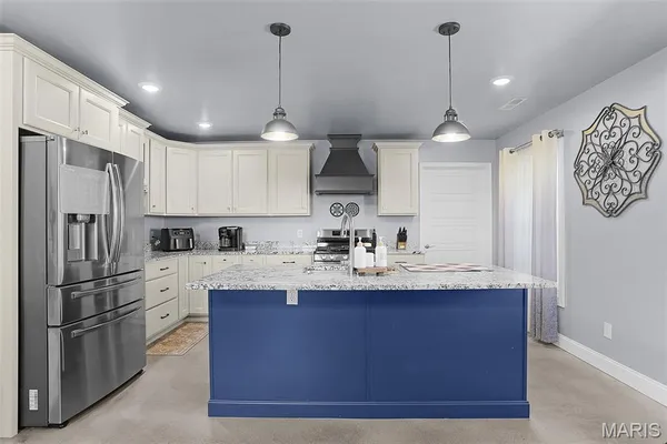 $675,000 | 8131 Alhambra Road, New Douglas, IL 62074