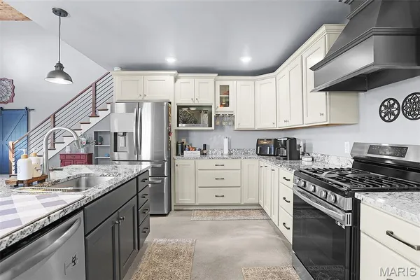 $675,000 | 8131 Alhambra Road, New Douglas, IL 62074