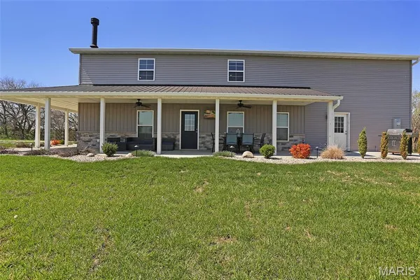 $675,000 | 8131 Alhambra Road, New Douglas, IL 62074