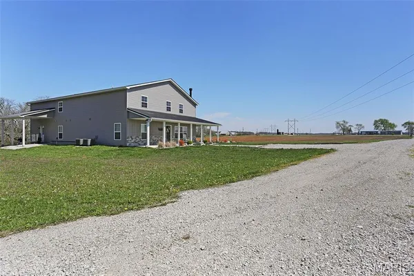 $675,000 | 8131 Alhambra Road, New Douglas, IL 62074