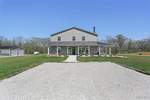 $675,000 | 8131 Alhambra Road, New Douglas, IL 62074