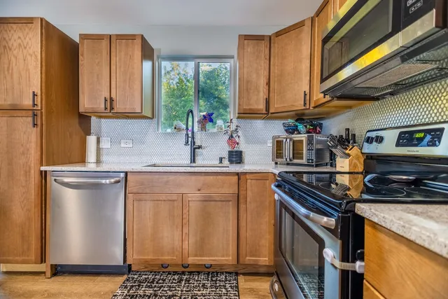 $329,999 | 34785 North Gogol Avenue, Ingleside, IL 60041