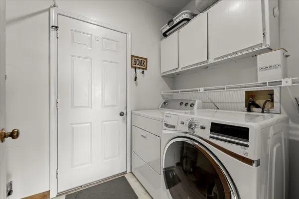 $235,000 | 331 Eiler Drive, Gifford, IL 61847