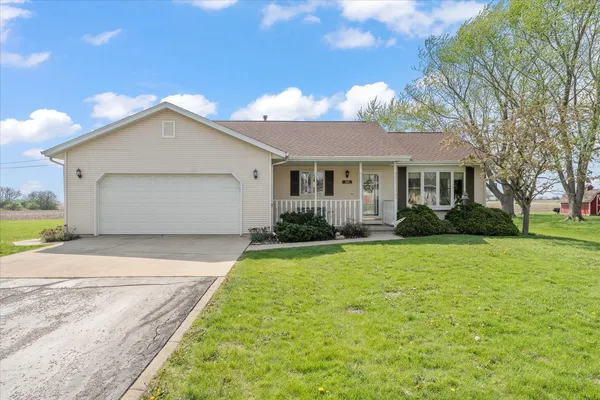 $235,000 | 331 Eiler Drive, Gifford, IL 61847