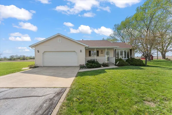 $235,000 | 331 Eiler Drive, Gifford, IL 61847