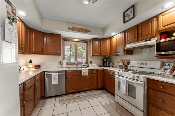 $235,000 | 331 Eiler Drive, Gifford, IL 61847