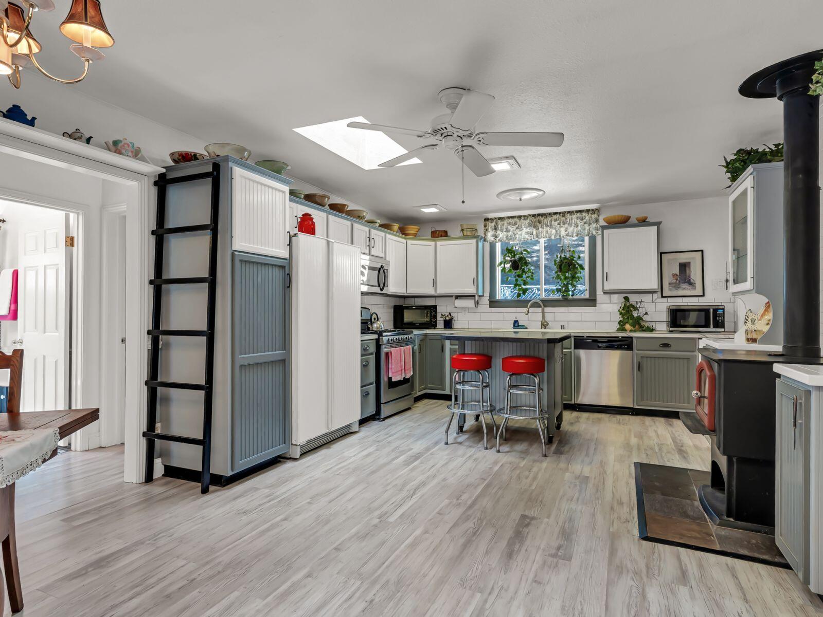 1541 Lewiston Road Lewiston, CA 96052 - Photo 4 of 33 L4