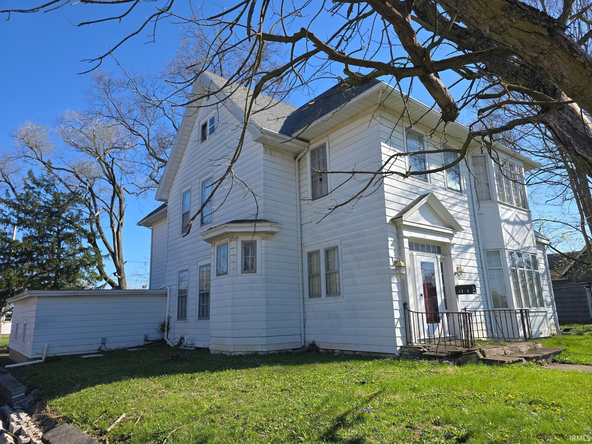 1224 West 4th Street Marion, IN 46952 - Photo 2 of 4