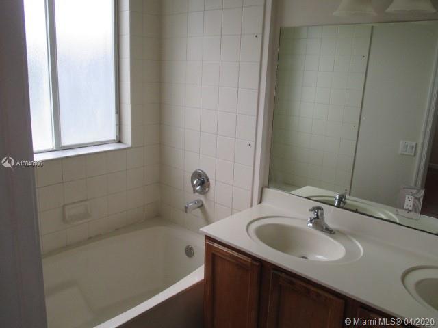 3041 Laurel Ridge Circle, Unit 3041 Riviera Beach, FL 33404 - Photo 9 of 12
