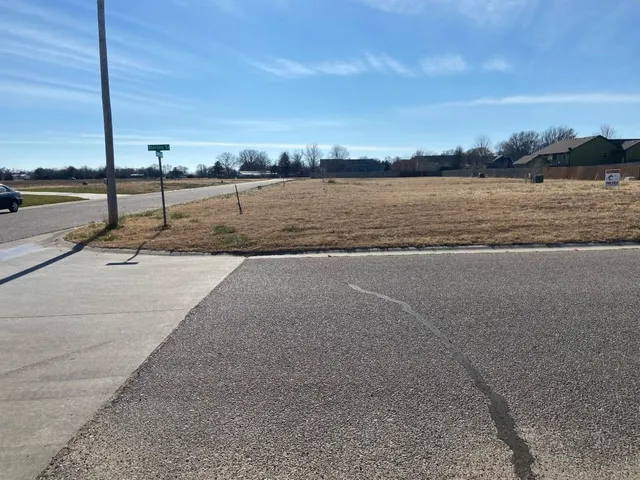 $10,000 | Block E Block Street, Bentley, KS 67016