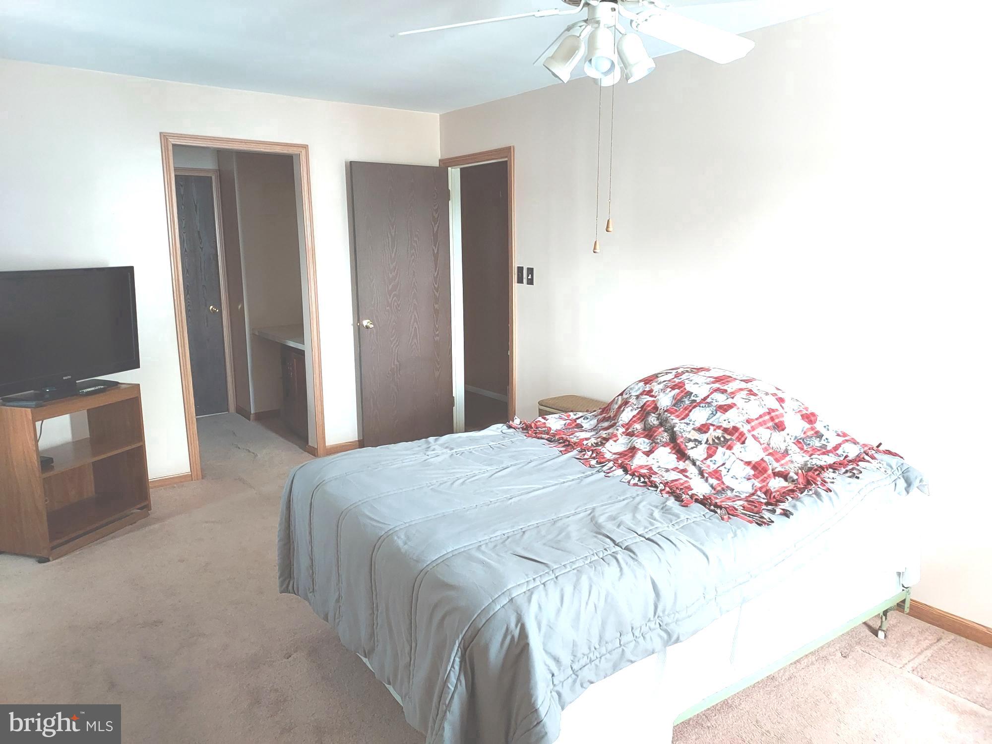 6 Pegasus Way Sewell, NJ 08080 - Photo 12 of 26 Master bedroom access to main bath