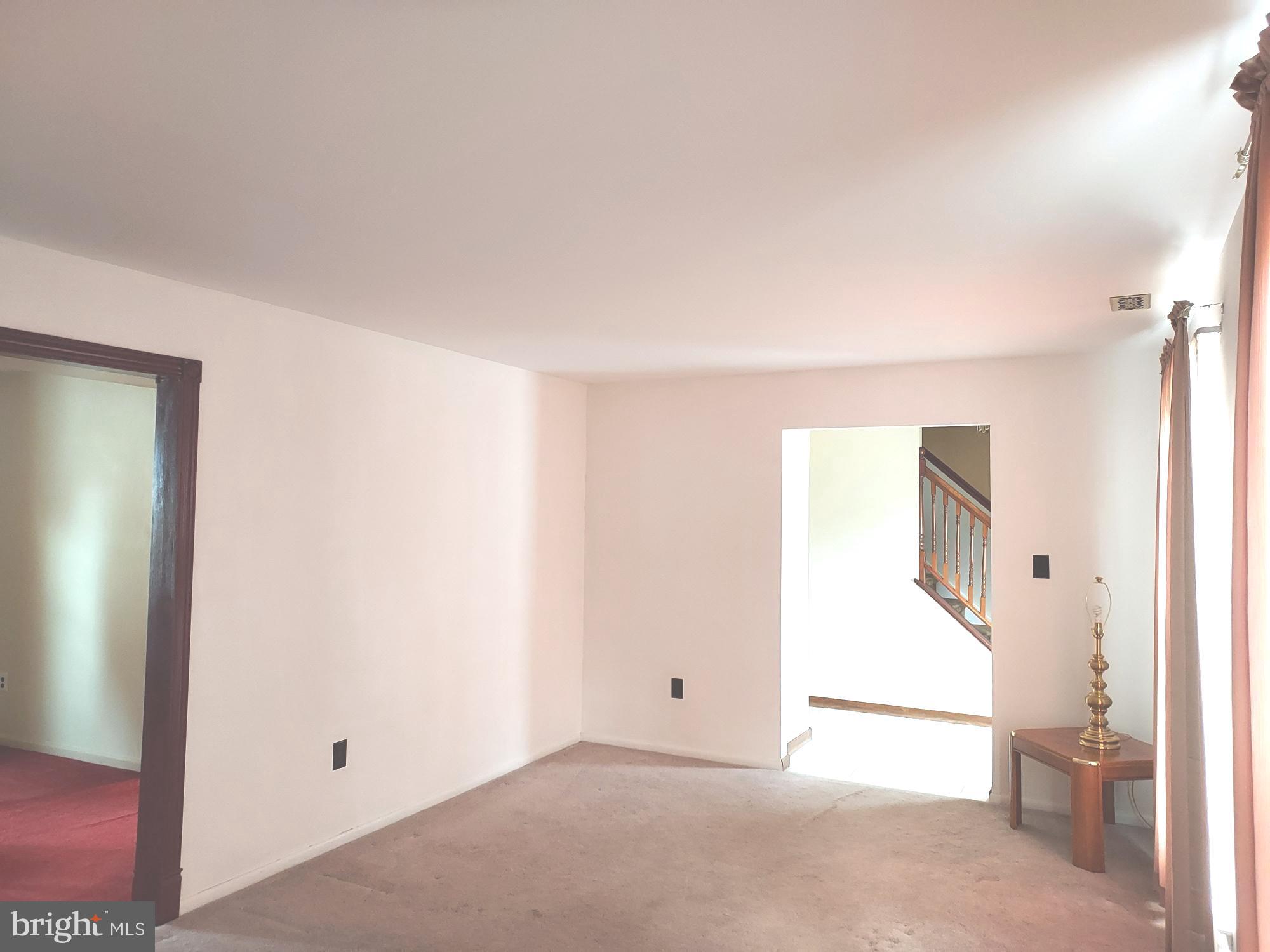6 Pegasus Way Sewell, NJ 08080 - Photo 3 of 26 Living room