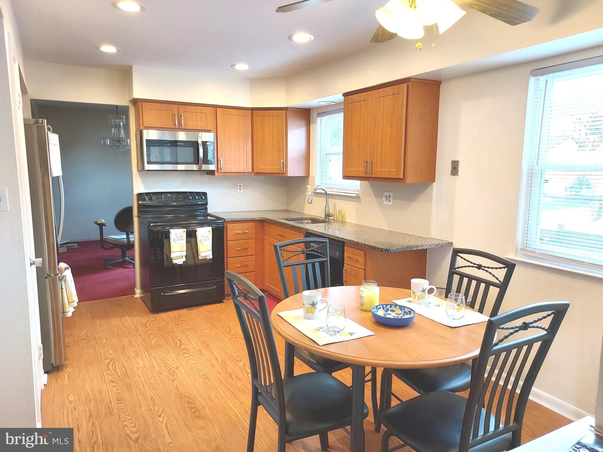 6 Pegasus Way Sewell, NJ 08080 - Photo 5 of 26 Eat in kitchen