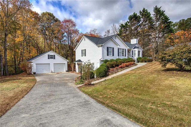 $425,000 | 26 South Oaks Drive, Cartersville, GA 30121