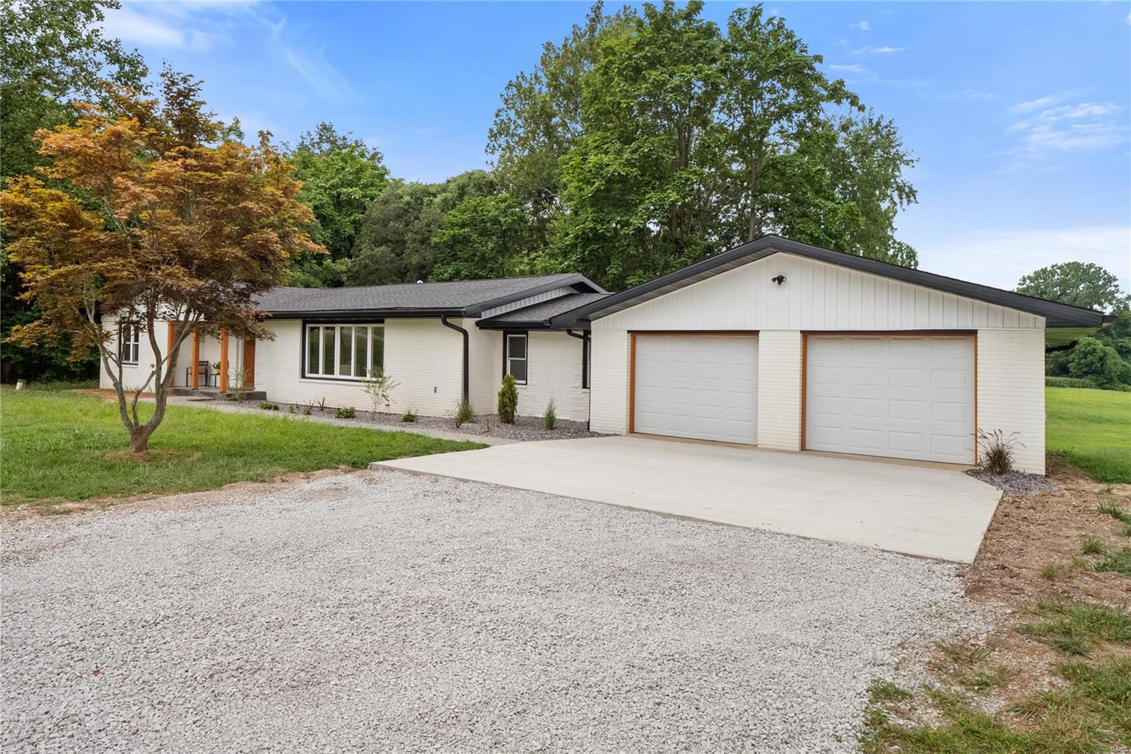 2835 Rentchler Road Belleville, IL 62221 - Photo 3 of 34