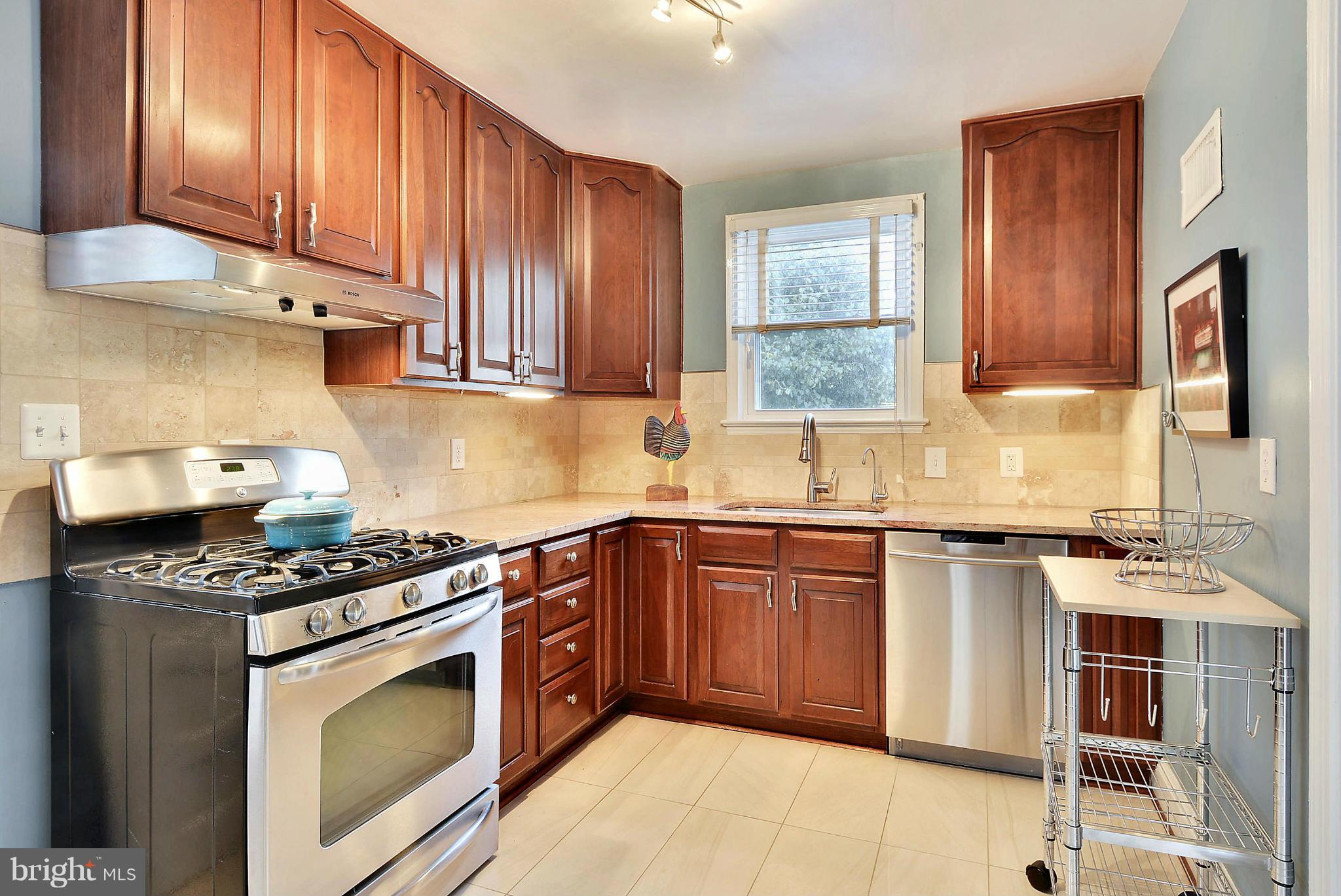 206 East Braddock Road Alexandria, VA 22301 - Photo 9 of 21 Kitchen