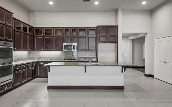$5,300 | 41190 Corte Alto Collina, Indio, CA 92203