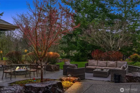 $3,050,000 | 955 211th Place Southeast, Sammamish, WA 98075