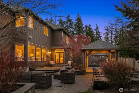 $3,050,000 | 955 211th Place Southeast, Sammamish, WA 98075