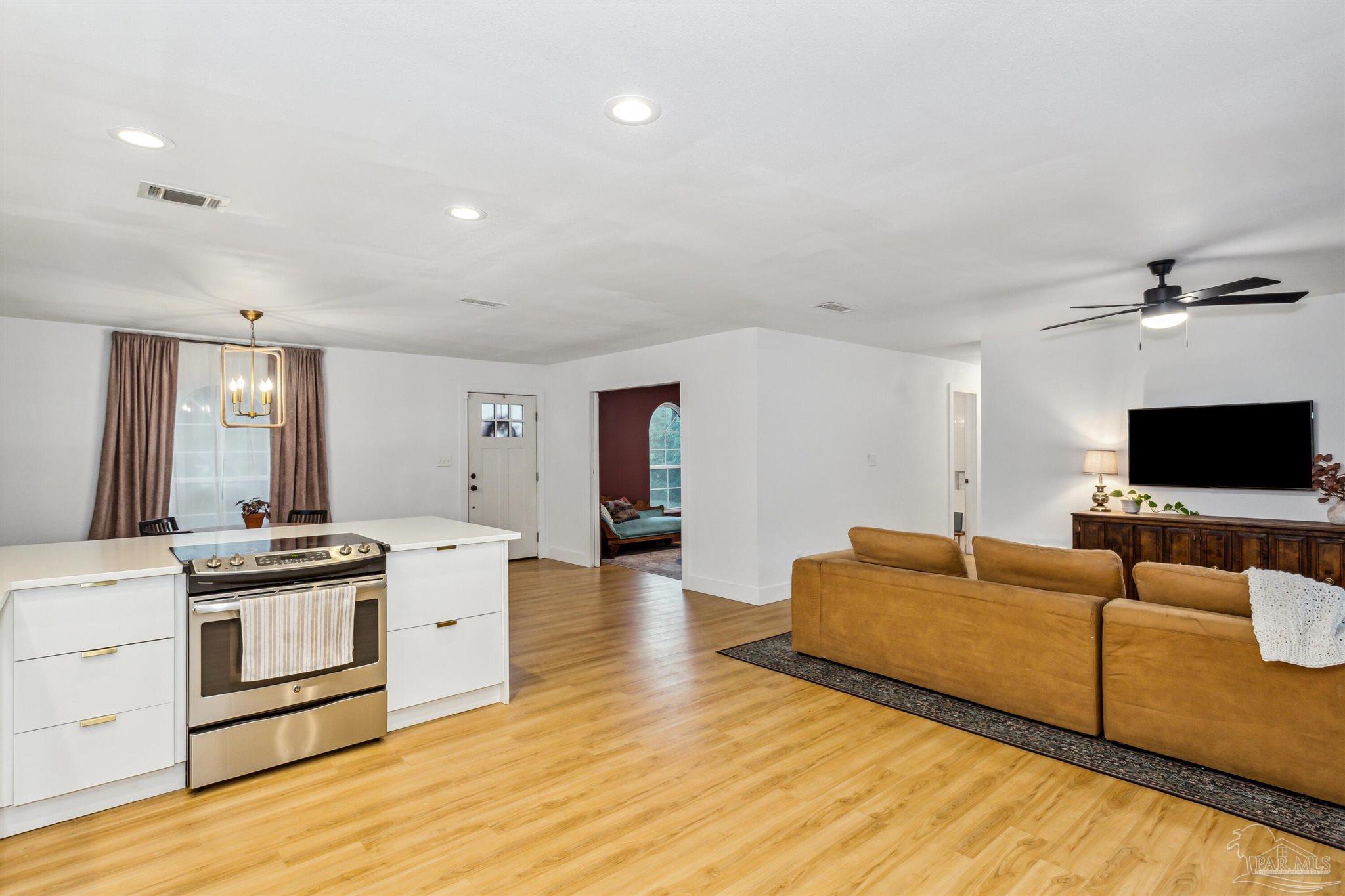 4831 Creighton Road Pensacola, FL 32504 - Photo 14 of 30