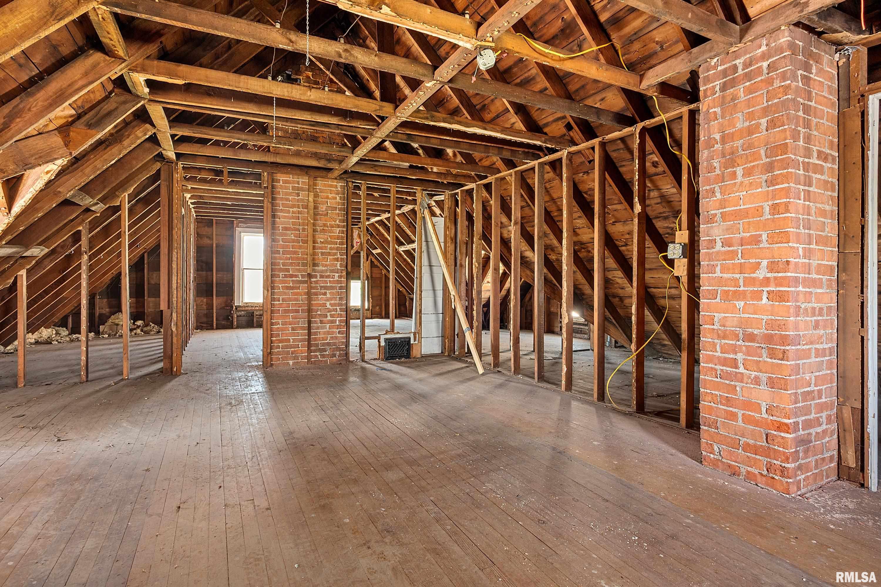 2887 Fulton Place Canton, IL 61520 - Photo 15 of 17