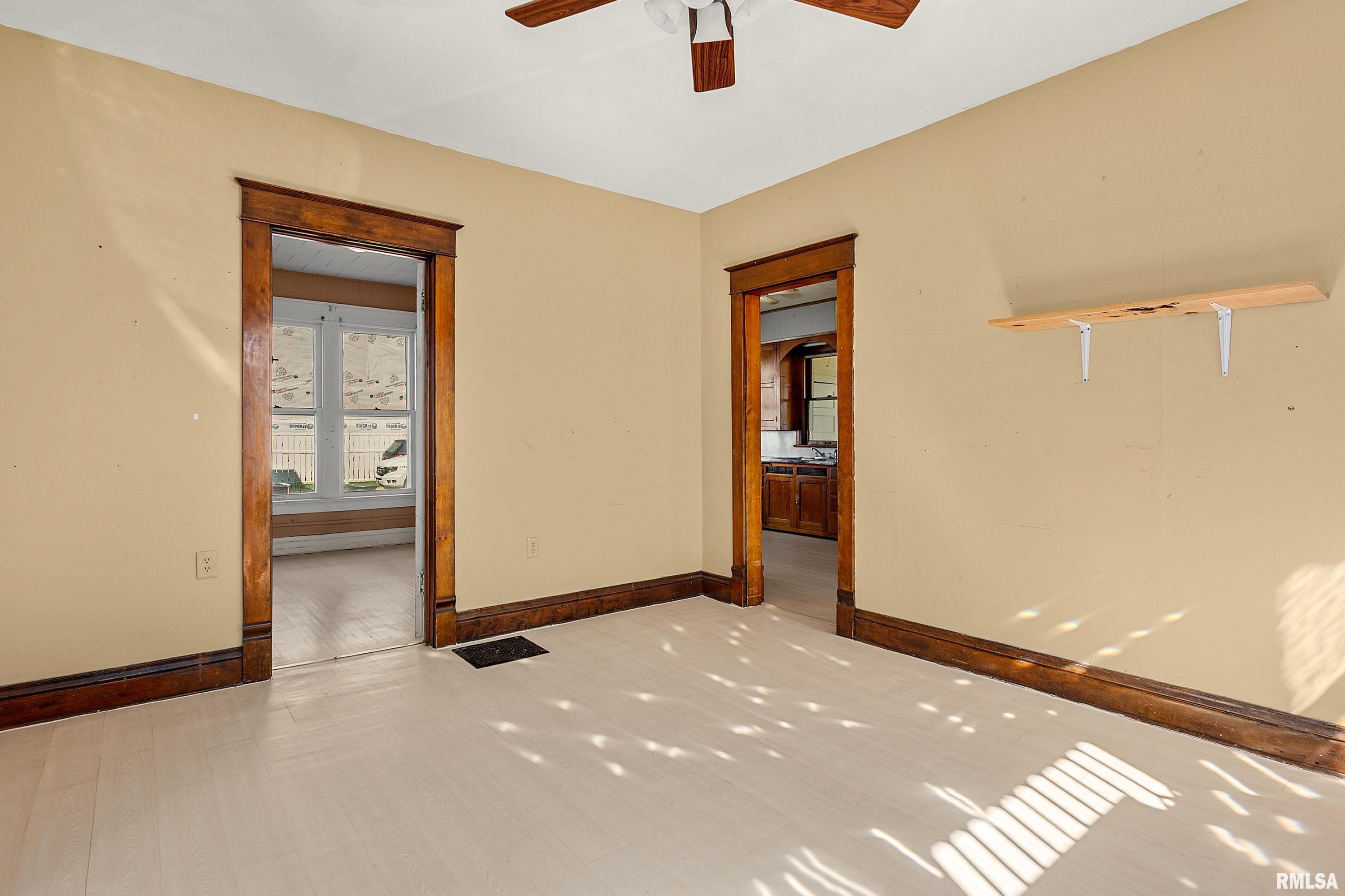 2887 Fulton Place Canton, IL 61520 - Photo 9 of 17