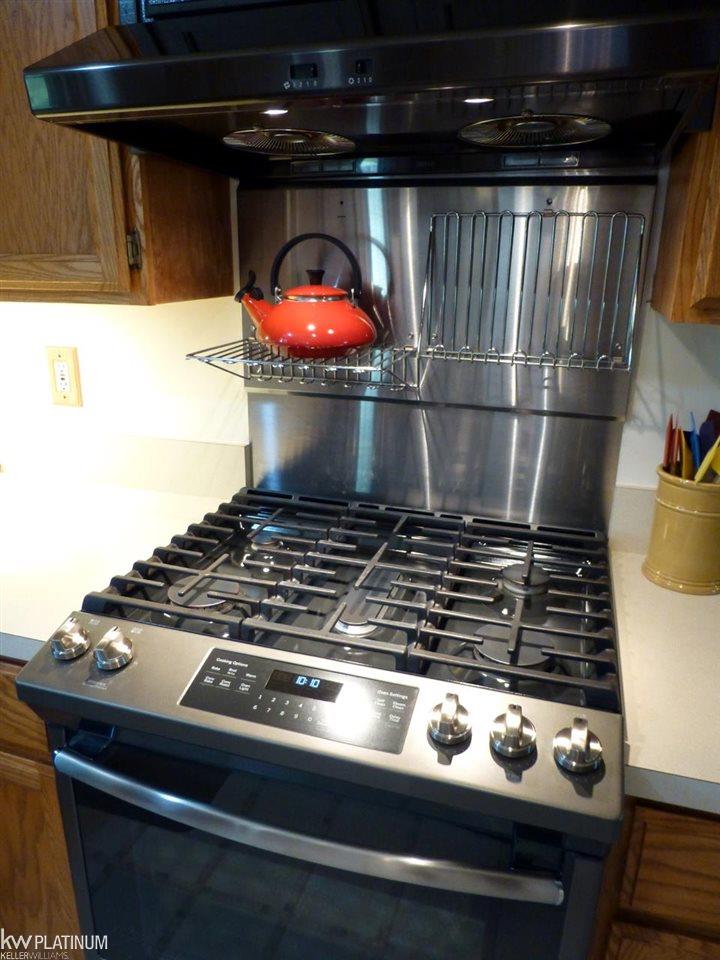 1636 Hessen Road Columbus, MI 48063 - Photo 28 of 90 50052949-27.JPG