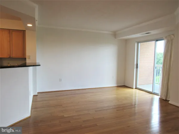 $2,250 | 3101 North Hampton Drive, Unit 906, Alexandria, VA 22302