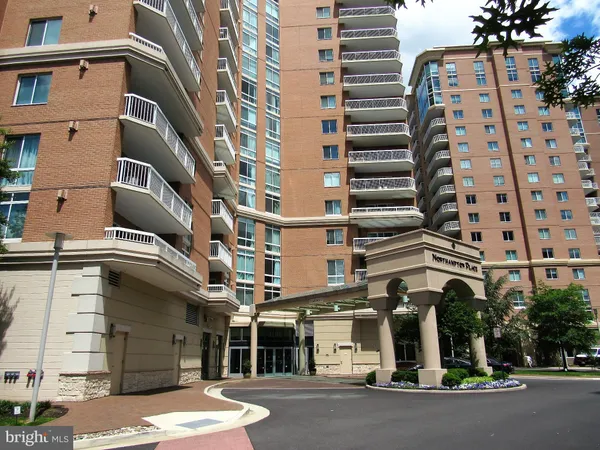 $2,250 | 3101 North Hampton Drive, Unit 906, Alexandria, VA 22302