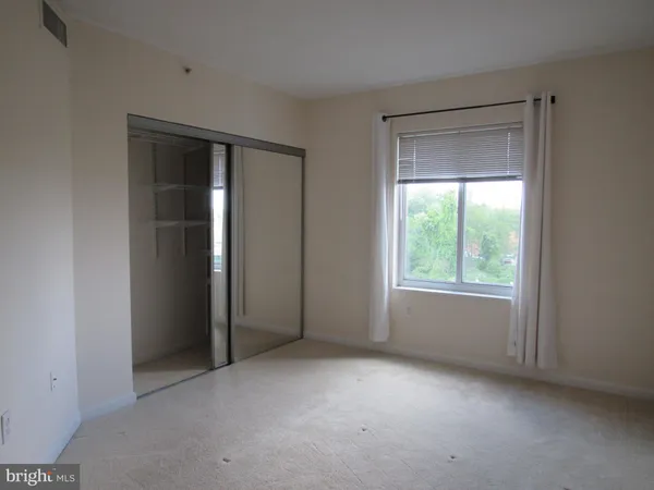 $2,250 | 3101 North Hampton Drive, Unit 906, Alexandria, VA 22302