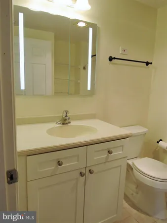 $2,250 | 3101 North Hampton Drive, Unit 906, Alexandria, VA 22302
