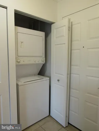 $2,250 | 3101 North Hampton Drive, Unit 906, Alexandria, VA 22302