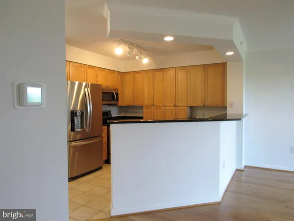 $2,250 | 3101 North Hampton Drive, Unit 906, Alexandria, VA 22302
