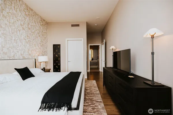 $22,400 | 1340 4th Avenue, Unit 5803, Seattle, WA 98101