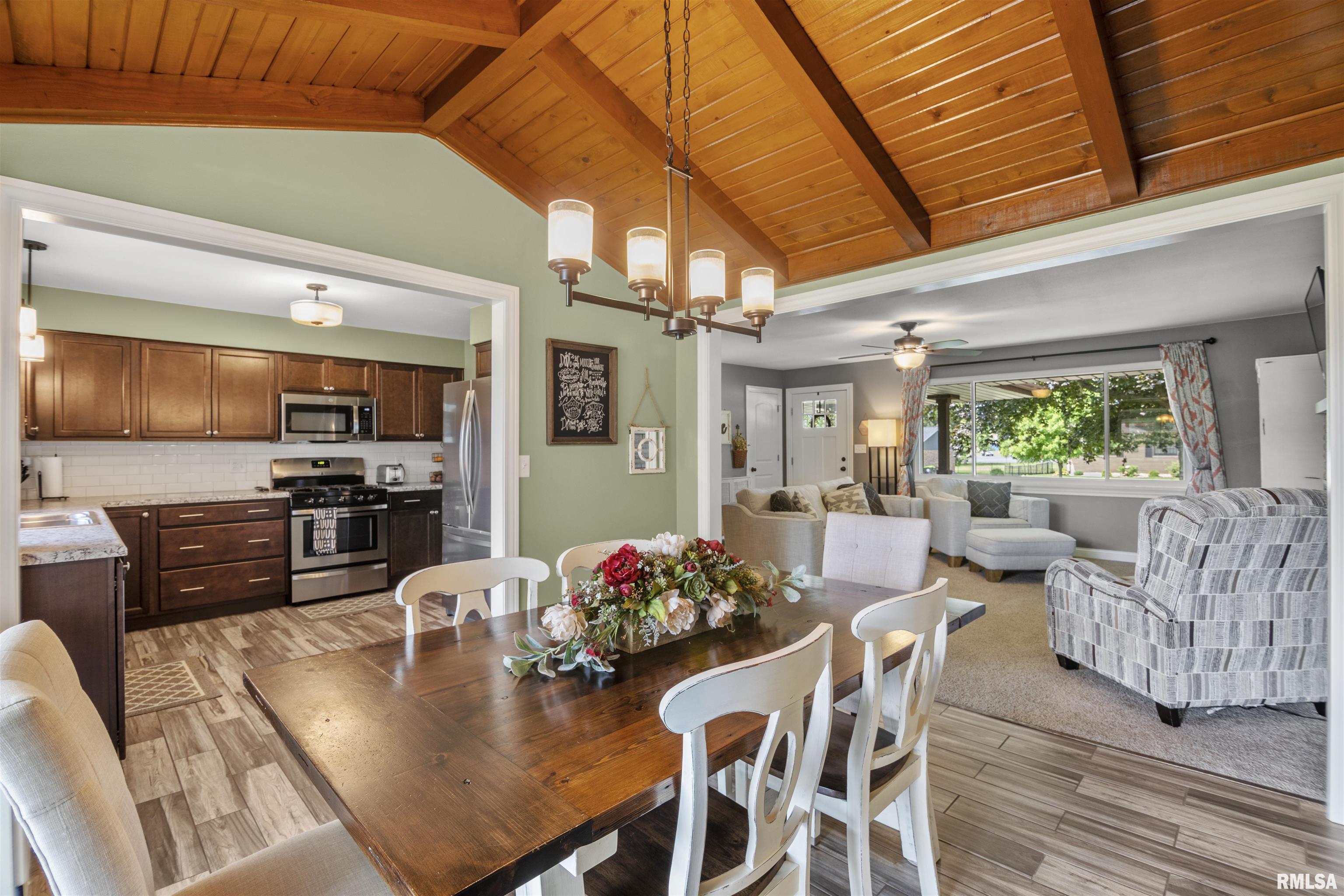 909 Hampton Road Washington, IL 61571 - Photo 5 of 37 Gallery Image 5