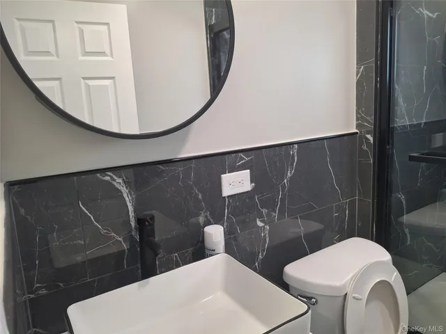 $3,200 | 194-14 115th Road, Unit 2 | St. Albans