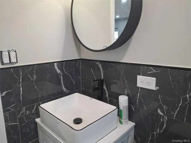 $3,200 | 194-14 115th Road, Unit 2 | St. Albans