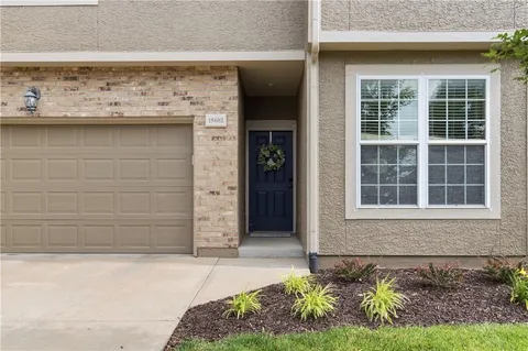 $350,000 | 15602 West 61st Street, Shawnee, KS 66217