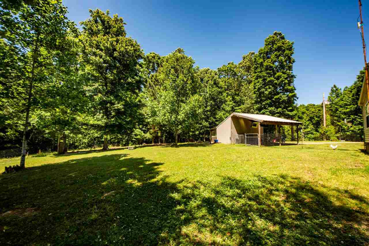 4304 Parsons Road Wildersville, TN 38388 - Photo 4 of 24 Photo 4