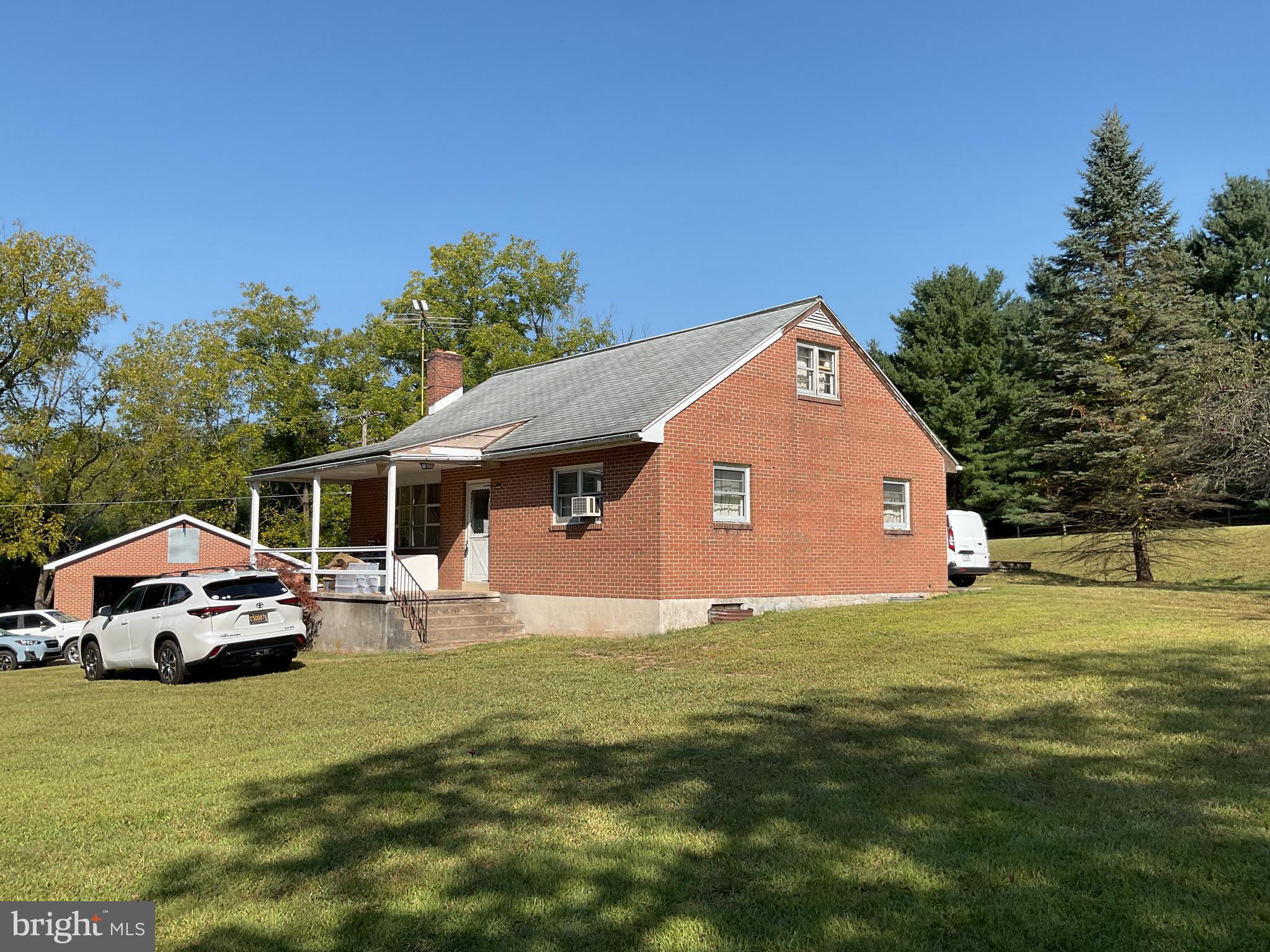 95 Hampshire Road Reading, PA 19608 - Photo 6 of 20