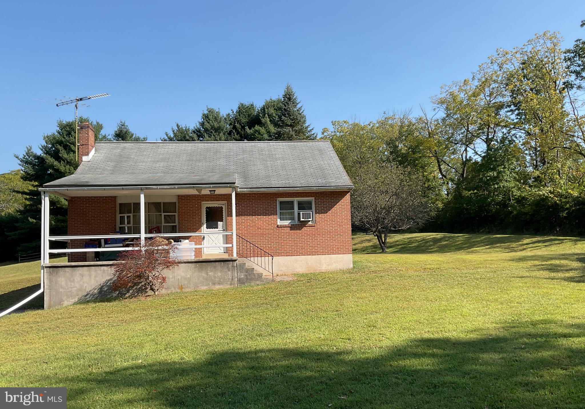 95 Hampshire Road Reading, PA 19608 - Photo 8 of 20