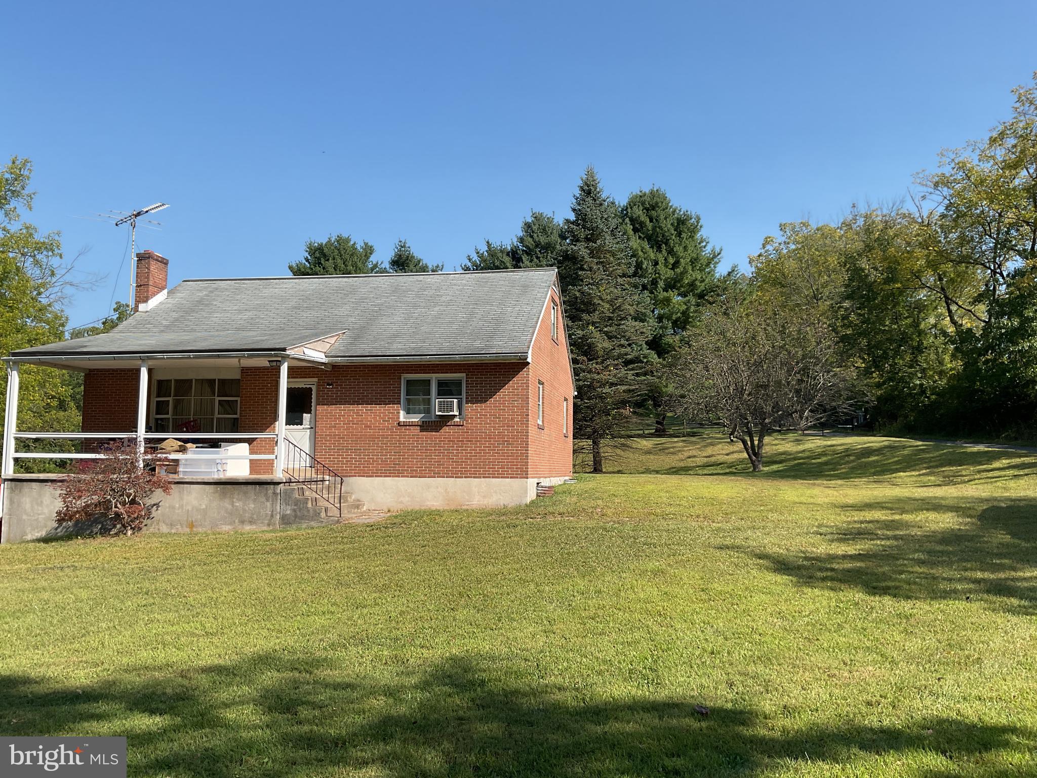 95 Hampshire Road Reading, PA 19608 - Photo 9 of 20