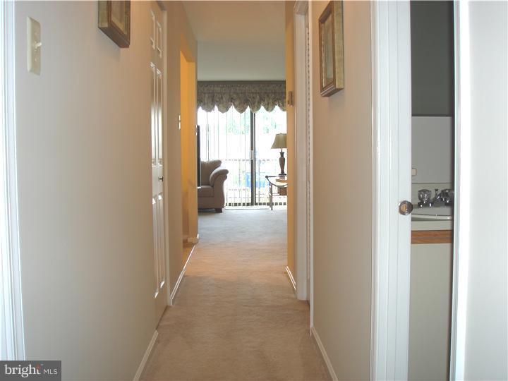2089 Welsh Road, Unit A4 Philadelphia, PA 19115 - Photo 15 of 18 Hallway
