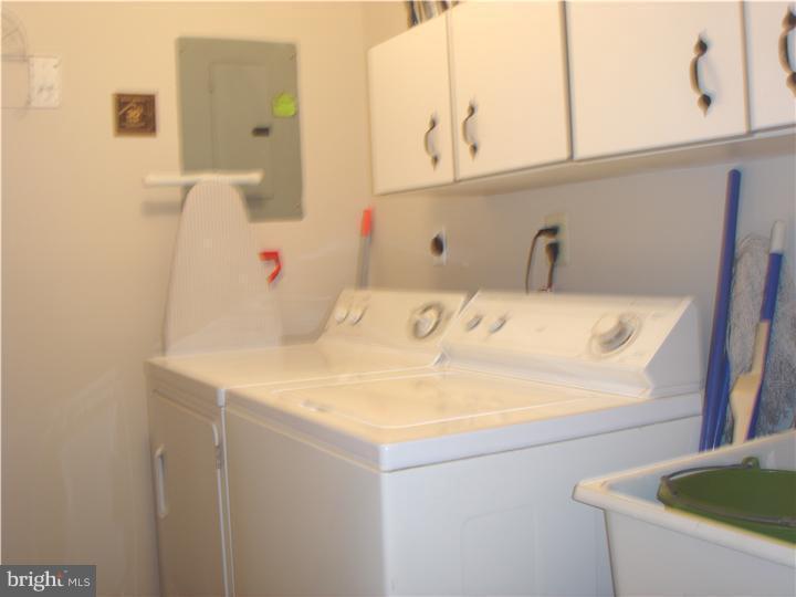 2089 Welsh Road, Unit A4 Philadelphia, PA 19115 - Photo 16 of 18 Laundry Room