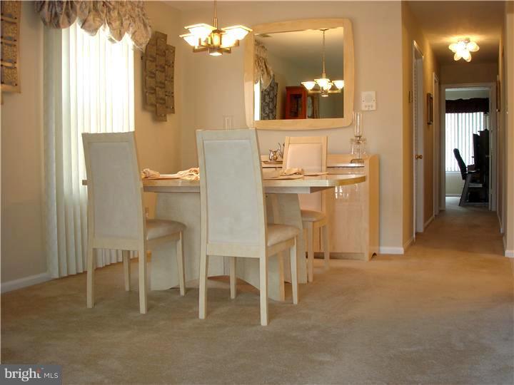 2089 Welsh Road, Unit A4 Philadelphia, PA 19115 - Photo 4 of 18 Dining Room