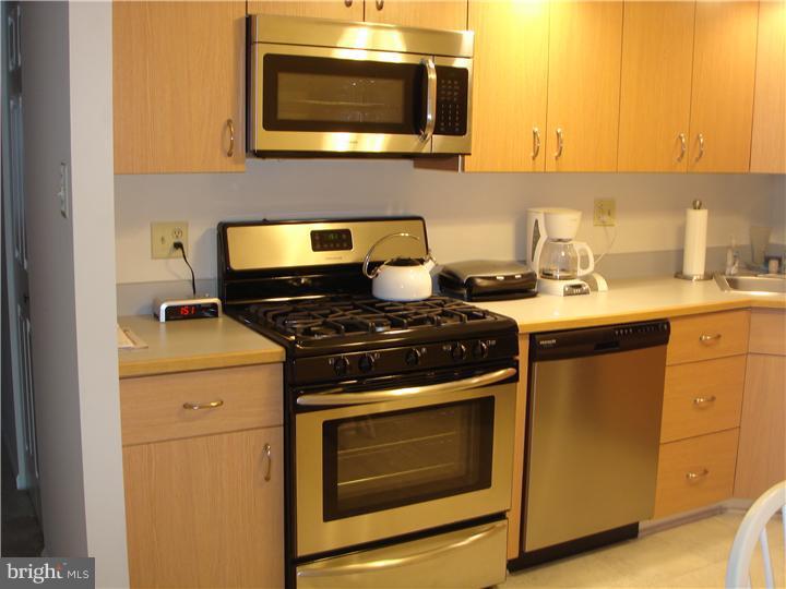 2089 Welsh Road, Unit A4 Philadelphia, PA 19115 - Photo 6 of 18 Kitchen