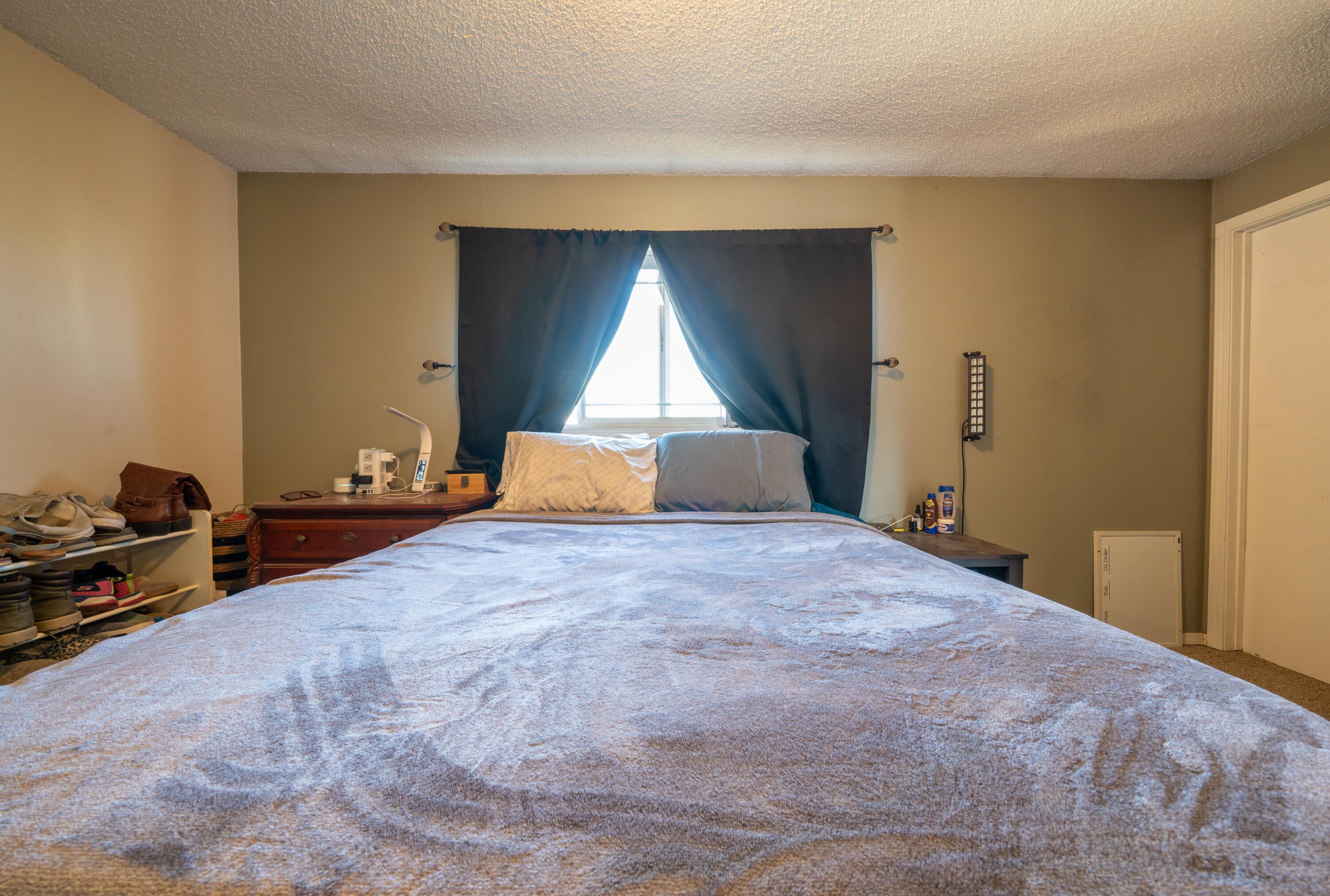649 Southwest 33rd Street Redmond, OR 97756 - Photo 16 of 30 Primary Bedroom 1